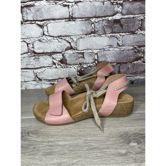 TAOS Pink Leather Ankle Lace Strap Cork Wedge Sandals Women Sz 40EU/9.5M US - Picture 1 of 16